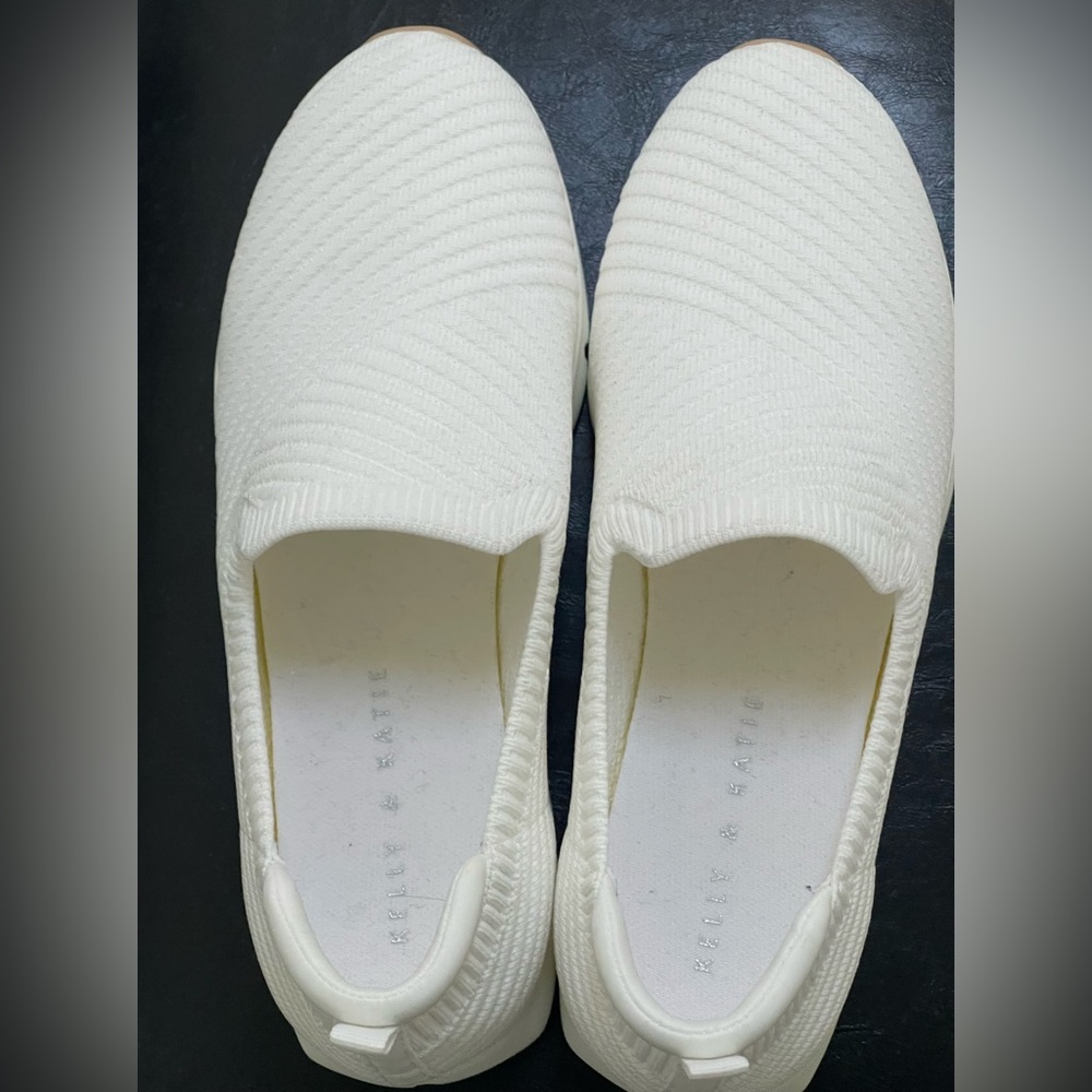 Kelly & Katie slip on’s   white, 8M